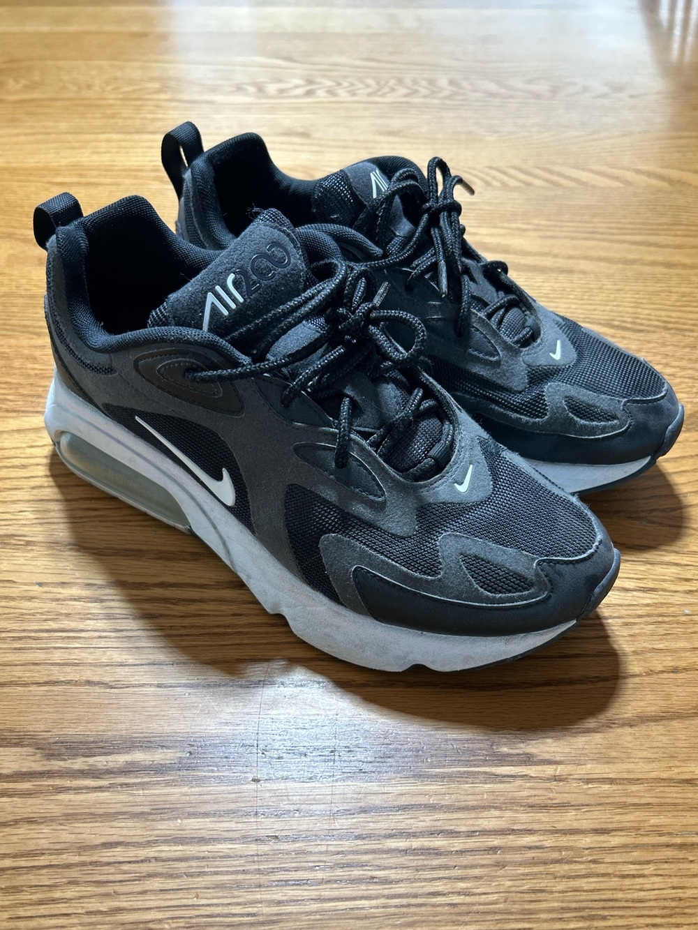 Men’s Nike Air Max 200 Black with White Accents Size US 7.5
